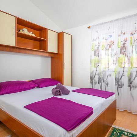 Beautiful Apartment In Krk With Kitchen Krk Town Eksteriør bilde