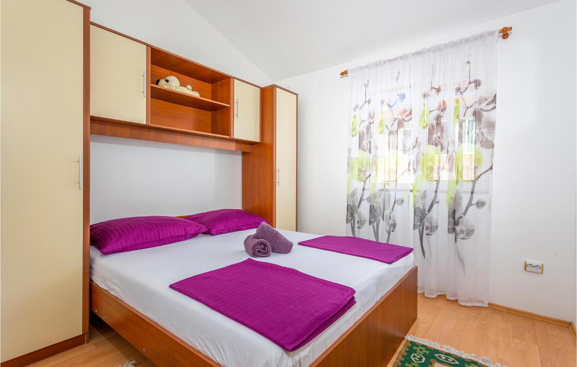 Beautiful Apartment In Krk With Kitchen Krk Town Eksteriør bilde
