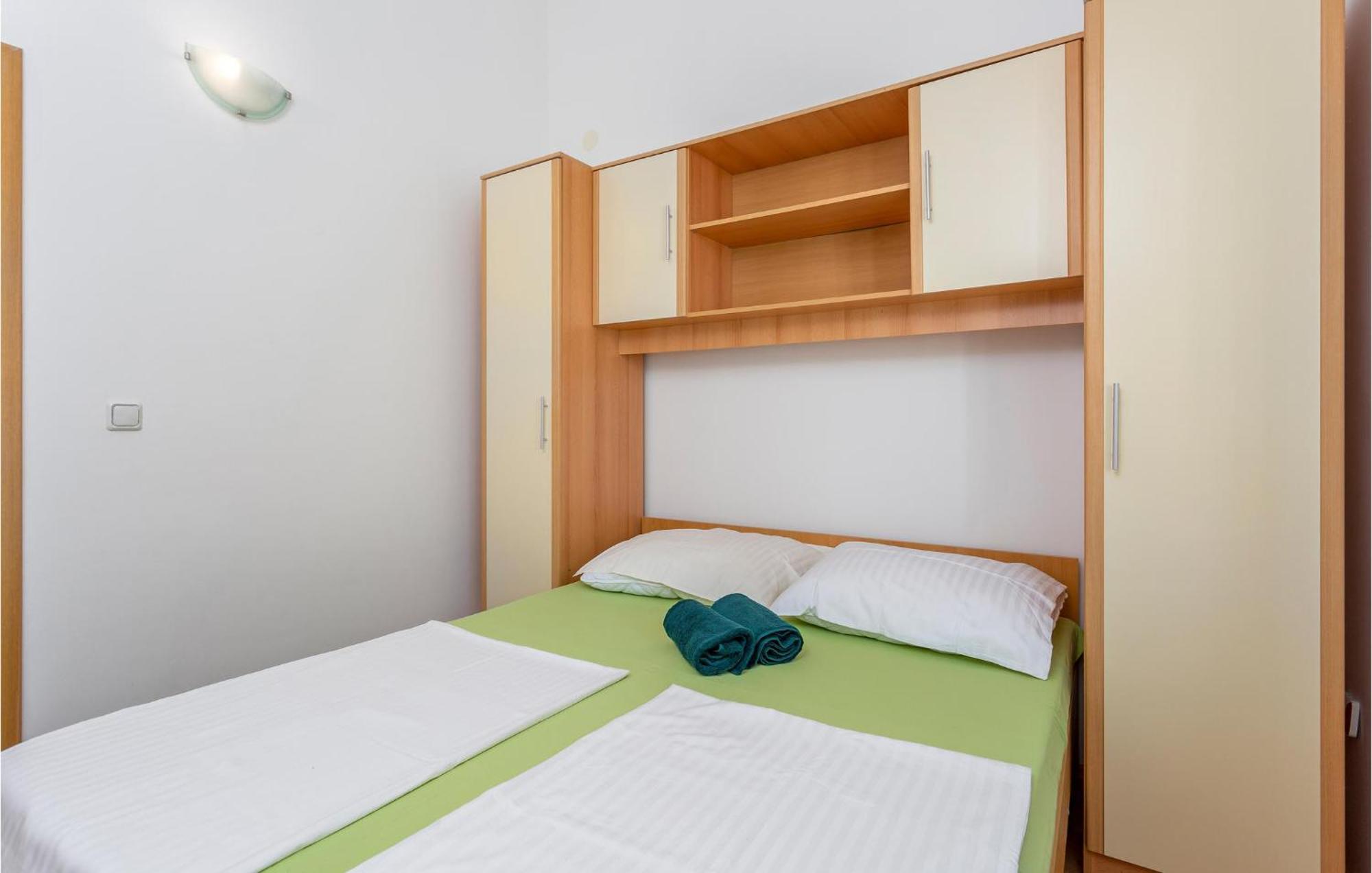 Beautiful Apartment In Krk With Kitchen Krk Town Eksteriør bilde