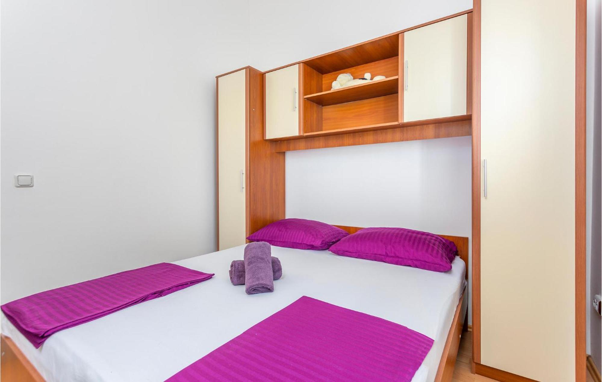 Beautiful Apartment In Krk With Kitchen Krk Town Eksteriør bilde