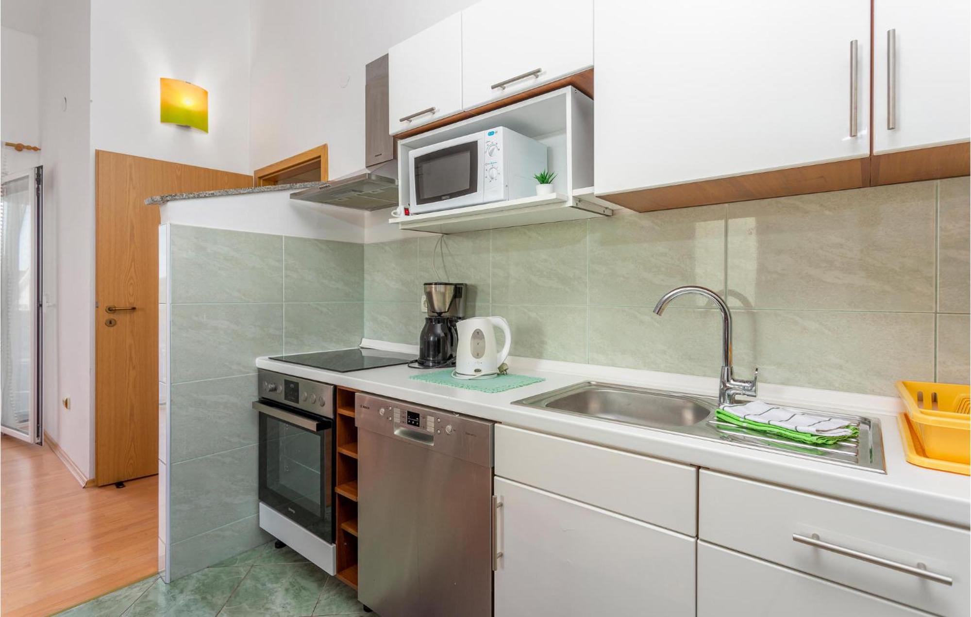 Beautiful Apartment In Krk With Kitchen Krk Town Eksteriør bilde