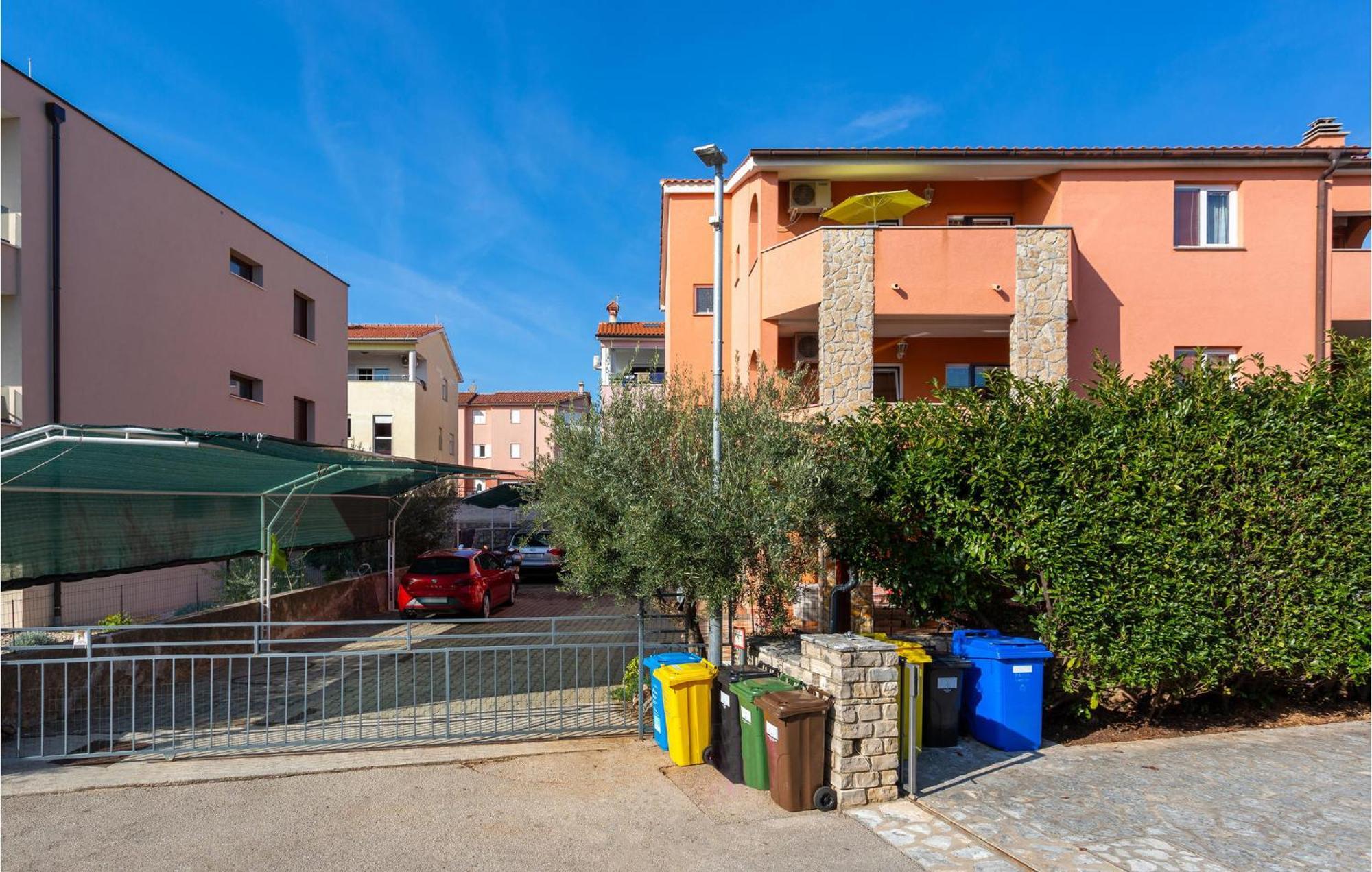 Beautiful Apartment In Krk With Kitchen Krk Town Eksteriør bilde